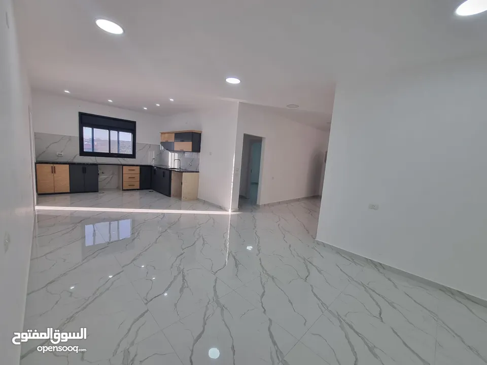 شقق ومخازن للاجار