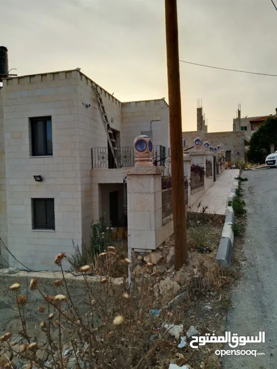منزل دوبليكس للبيع في بتير