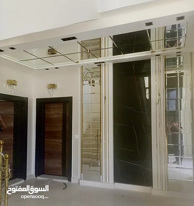 متخصصون في جميع أعمال السيكوريت والشوربوكس والزجاج والمرايا