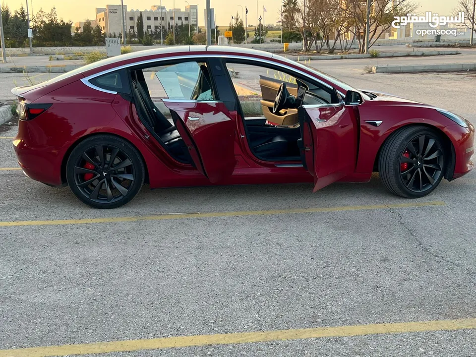 tesla#tesla Tesla Model 3 (performance)اعلى صنف Dual Motor          (من المالك مباشرة)