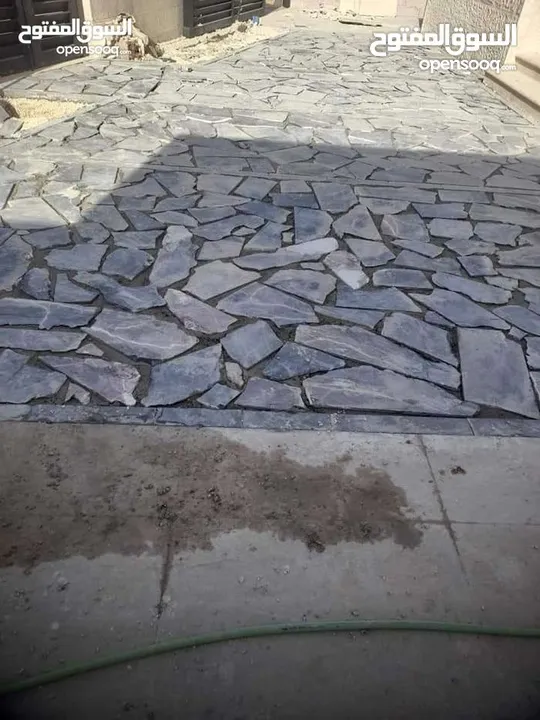 بلاط رصيف وكرجات وارضيات  بجميع انواعه حجر كندرين جميع المقاسات ممون وعادي شحف حجر جميع الأنواع طوب