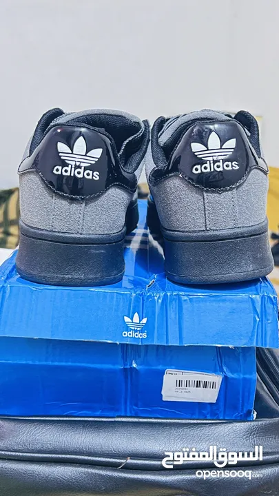 ADIDAS CAMPUS  السعر :20 الف  قياس :44