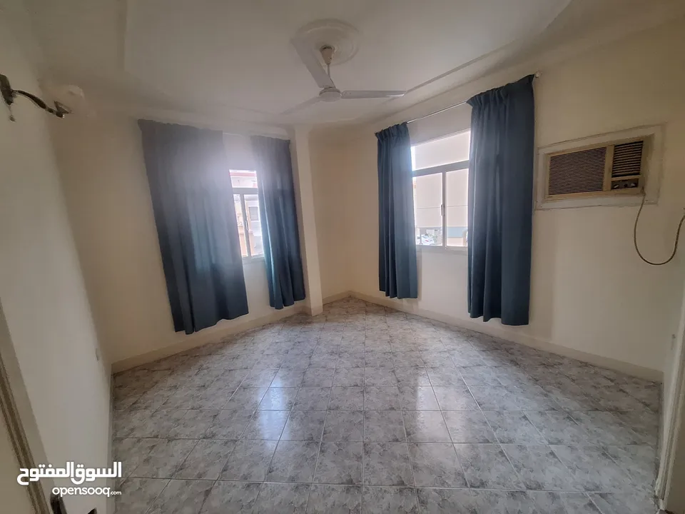 Amazing 2 bedroom flat available in mahooz