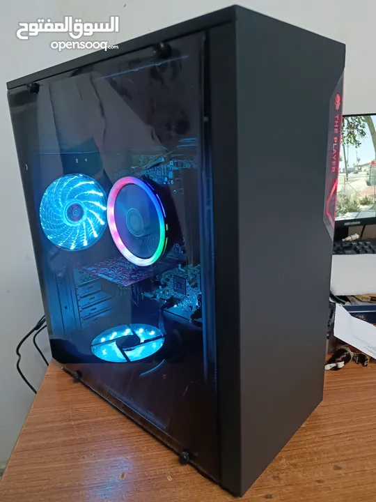 كمبيوتر i7 بكرت شاشة خارجي *16GB RAM