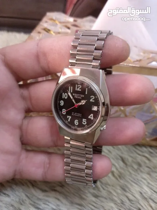 ساعات. سوسري وياباني بحال وكاله كل ساعة إلها سعر