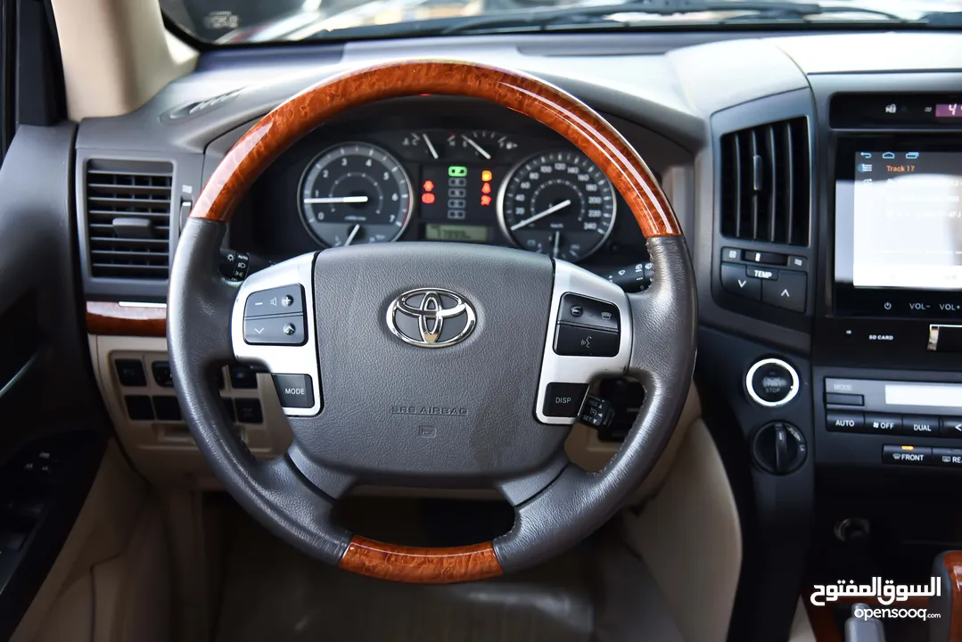 تويوتا لاند كروزر GXR V6 2015 Toyota Land Cruiser بحالة الوكالة