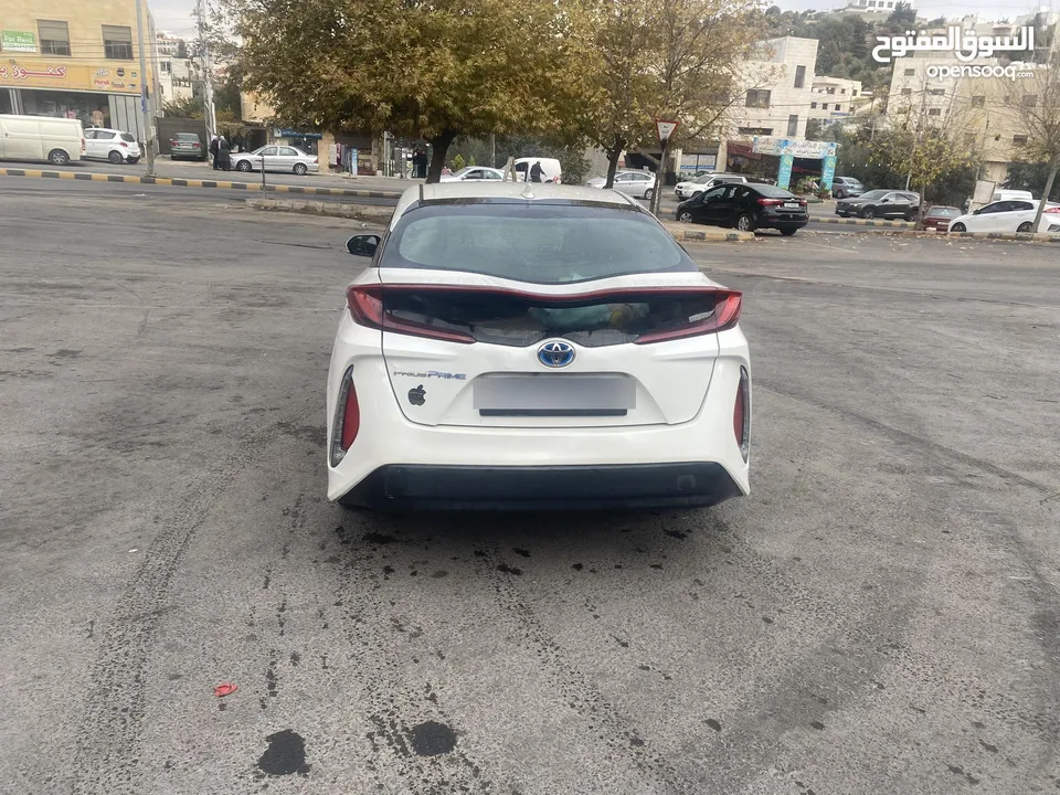 PRIUS PRIME HYPRID PLUG-IN