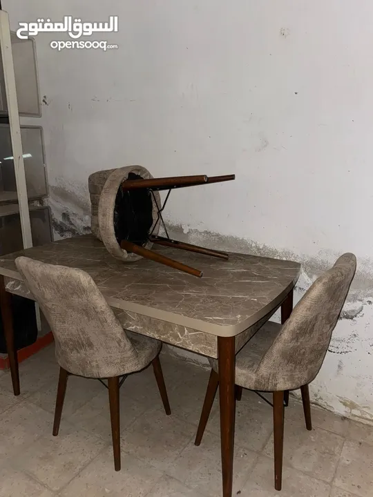 عفش مستعمل بحالة جيدة استخدام عرسان السعر لجميع العفش طقم ضيوف وطاولة طعام وغرفة نوم