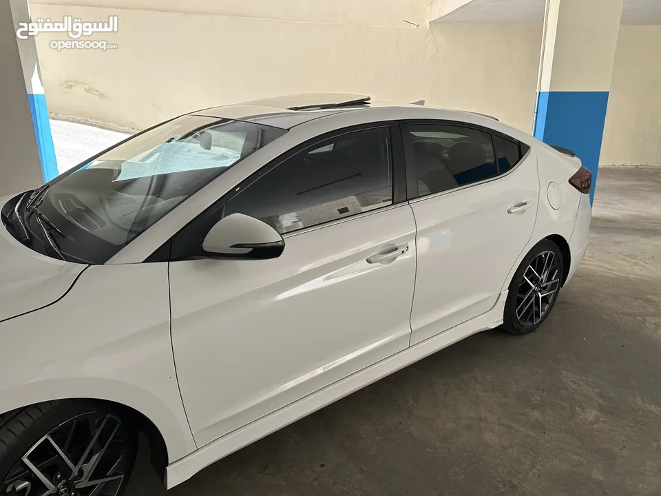 2019 Elentra Turbo.