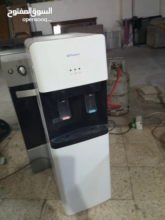 ثلاجه شبه جديد استعمال خفيف 120/ كولر ماء  استعمال خفيف 35دينار/ غاز شبه جديد استعمال خفيف 75دينار