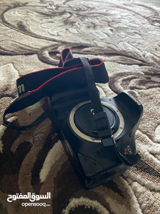 للبيع كاميرا Canon Rebel T2i بحالة جيدة
