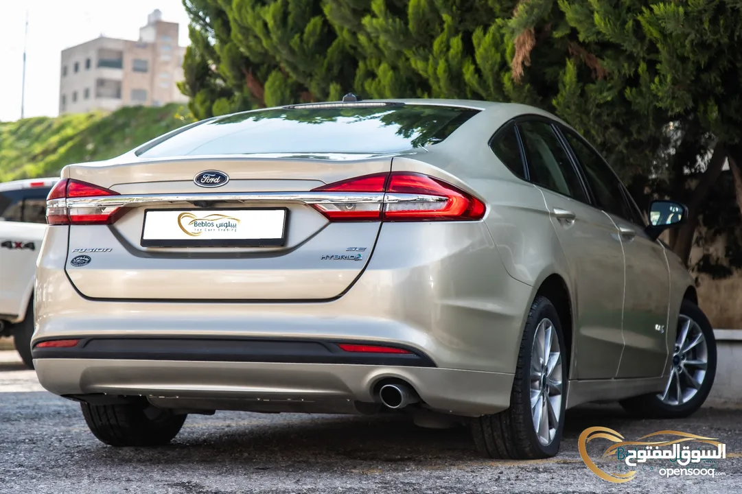 Ford fusion SE 2017  السيارة بحالة ممتازة جدا و قطعت مسافة 144,000 ميل فقط