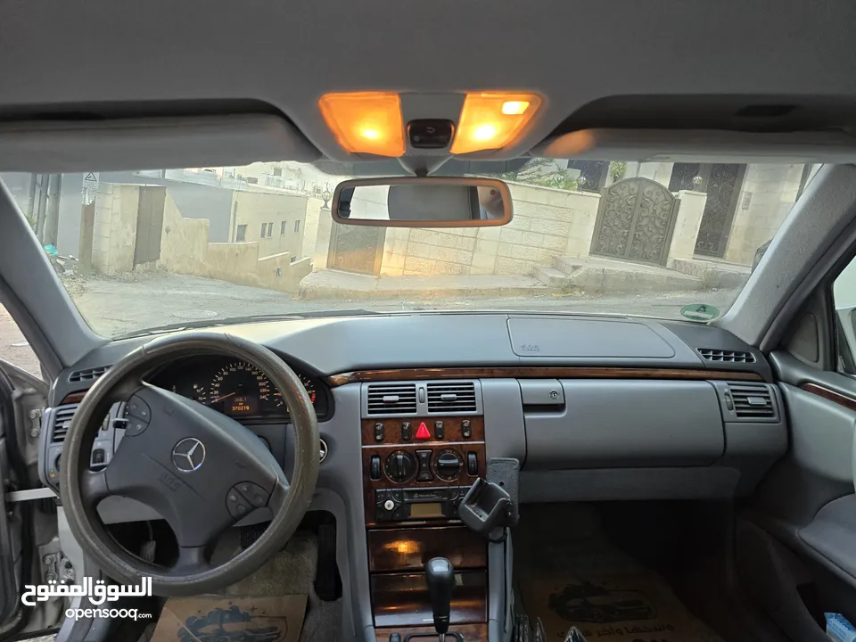مرسيدس E200 Elegance للبيع موديل 2000 نظيفة