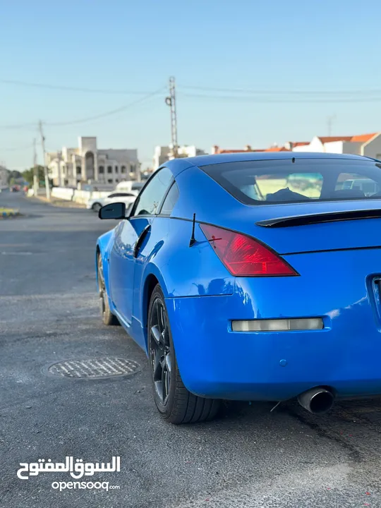 نيسان زد 350z لون مميز للبيع