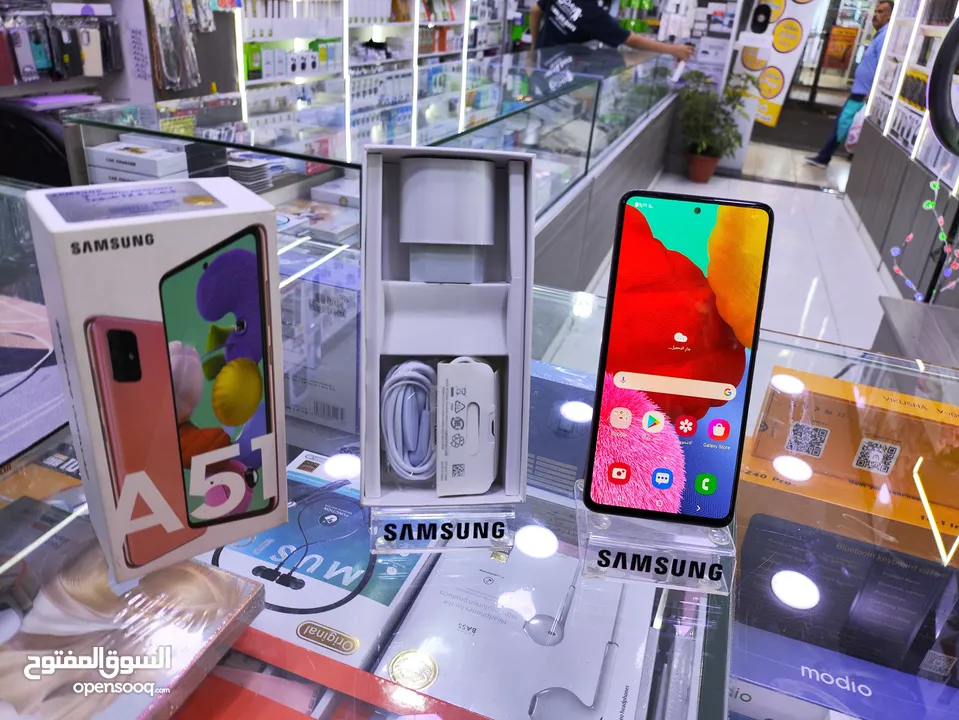 حبه وكالة Samsung A51 جيجا 128 رام 16 معه الكرتونه واغراضو متوفر توصيل
