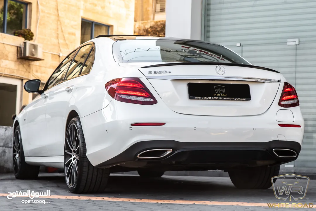 Mercedes E350e Plug in hybrid Amg kit Night Package 2018   السيارة وارد الشركة و قطعت مسافة 50,000