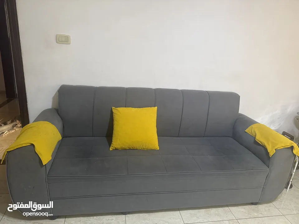 غرفة جلوس اثنين صغار وحده ثنائيه وحده كبيره