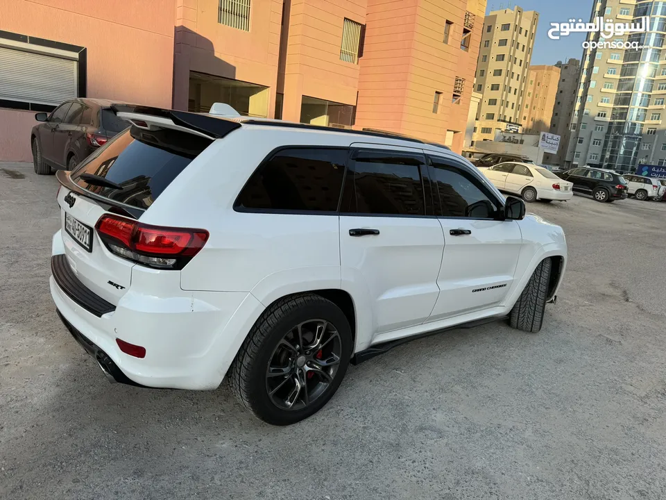 جراند شيروكي SRT8 بحالة الوكالة