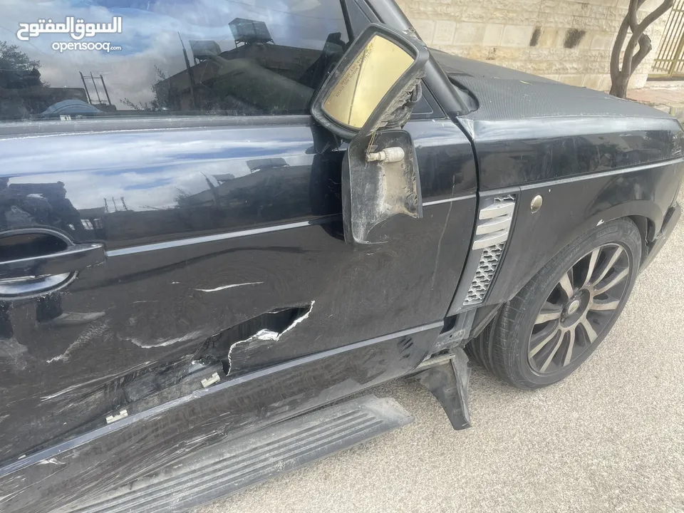 رنج روفر فوج للبيع على ضربتها