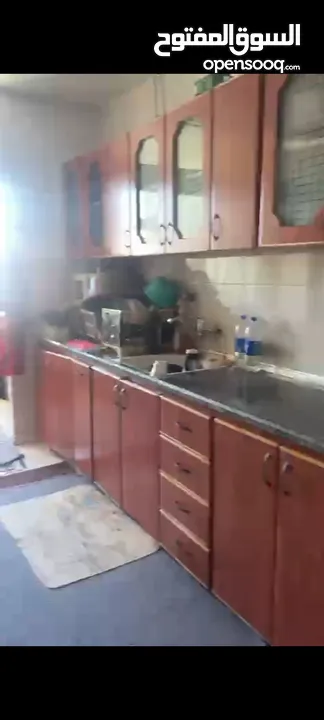 شقة سكنية للبيع في بيتونيا تحت الكلية العصرية بالقرب من شارع محمد زحيمان الواصل للطيرة