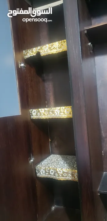 غرفة نوم مستعملة بحالة جيدة للبيع لون بني