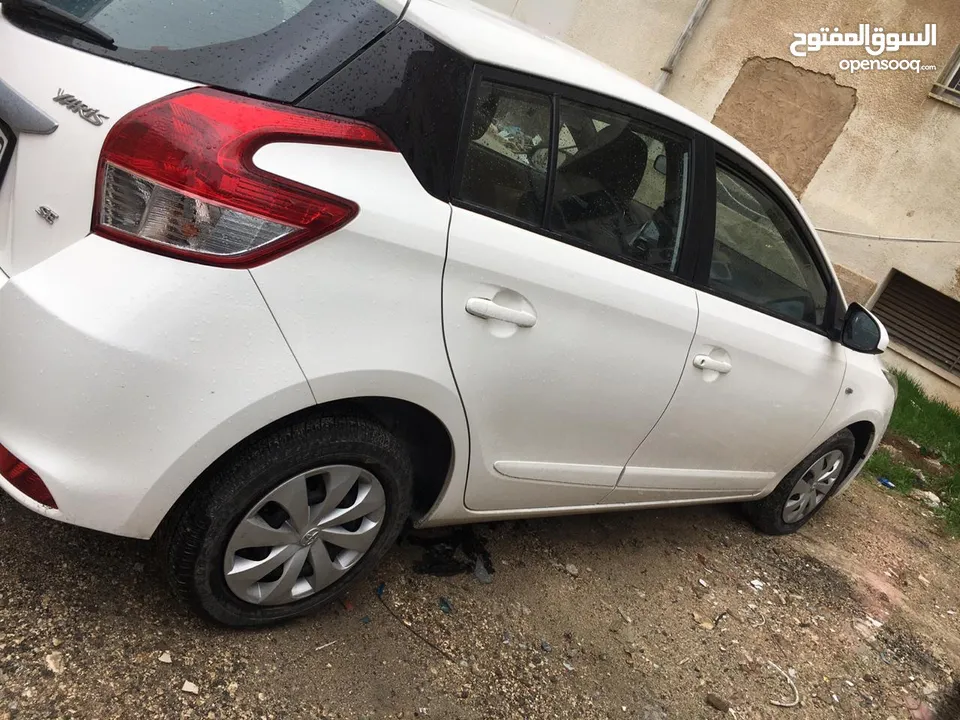‎تويوتا يارس SE للبيع هاتشباك 2015–
