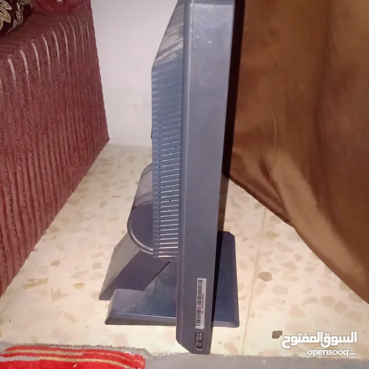 شاشه   Lenovo thinkvisio لا تاخذ مساحه كبيره من المكتب