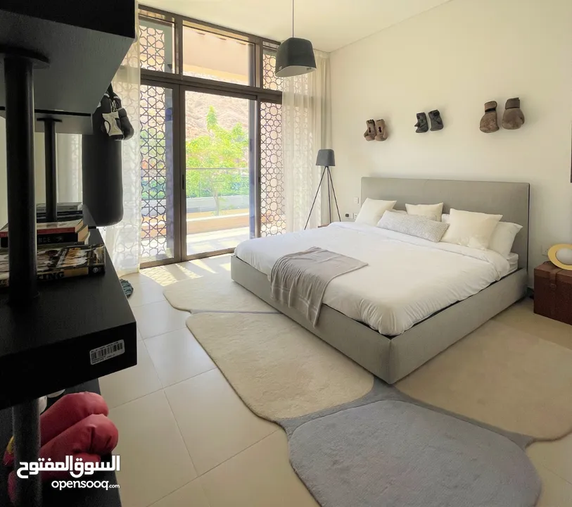 فيلا  راقیة 4 غرف نوم بتصمیم عصری +تملک حر Elegant villa with modern design + freehold