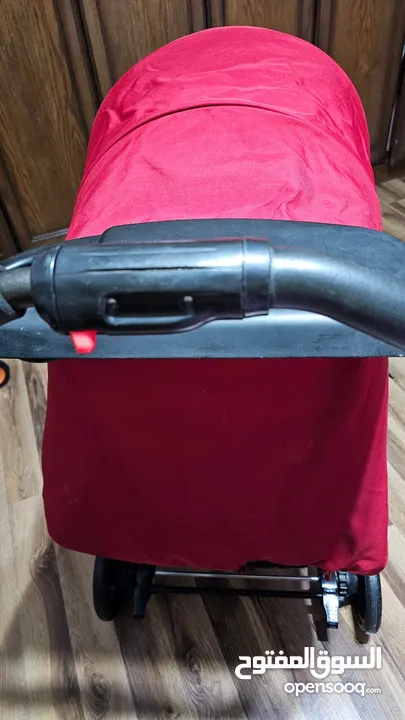 عرباية اطفال مع كوت نوع Graco