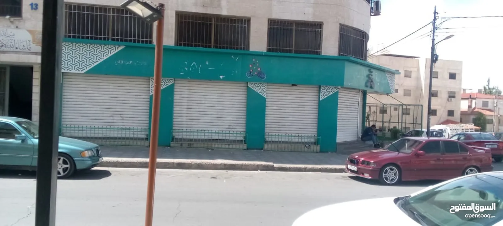 خمسة محلات للايجار كيرف على شارعين بموقع مميز جدا في ماركا الشمالية
