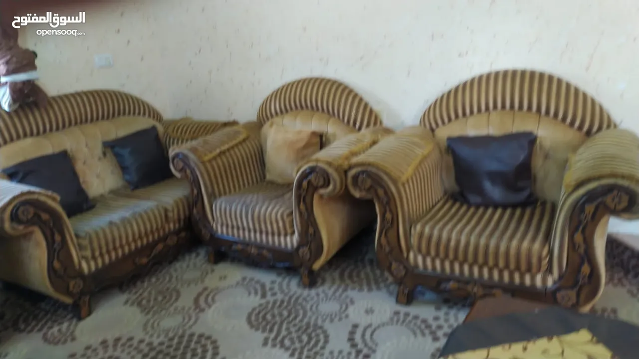طقم كنب مستعمل بتكون من 14 مقعد بحاله ممتازه..يعني طقمين بسعر مغري جدا