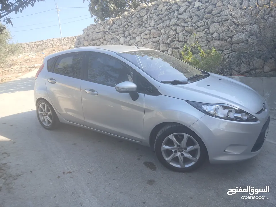 فرد فيستا للبيع 2012