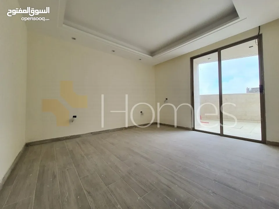 شقة دوبلكس طابقية مع مسبح للبيع في الظهير بمساحة بناء اجمالية 440م