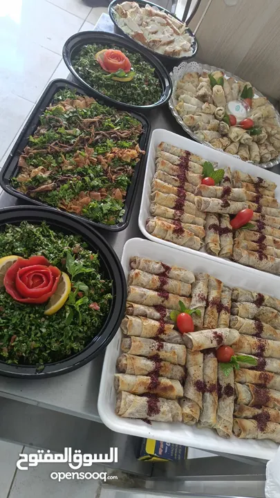 متخصصون في catering للحفلات والمناسبات (خدمة الطعام)