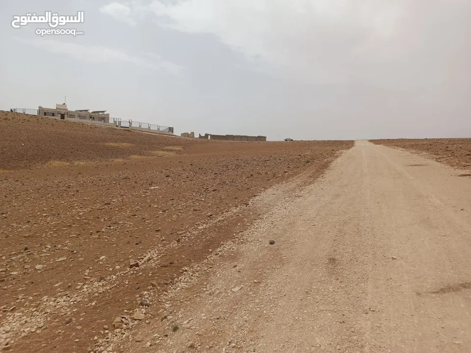 قطعة ارض مميزة للبيع في زملة العليا مقابل القصر القطري مساحة 3600م على شارعين