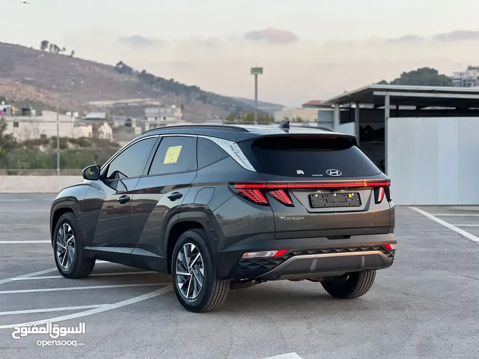 هونداي توسان/2022 فل الفل بدون فتحة سقف  2x4 ///240Hp بنزين + كهرباء  ( Haybrid) 1600cc