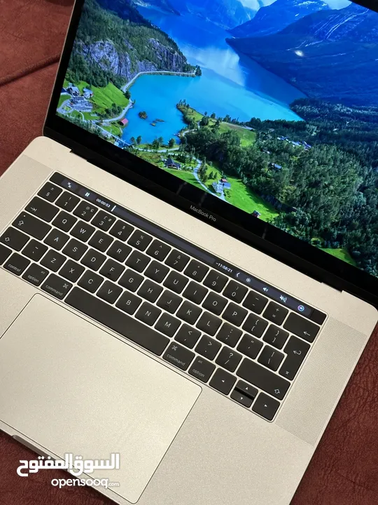 MacBook Pro 15 inch 2017 ( Urgent Sale )