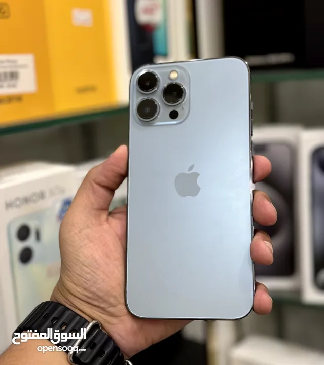 عرض خاص : iPhone 13 pro max 256gb هاتف نظيف جدا بدون اي شموخ أو مشاكل مع ملحقاتة و بأقل سعر