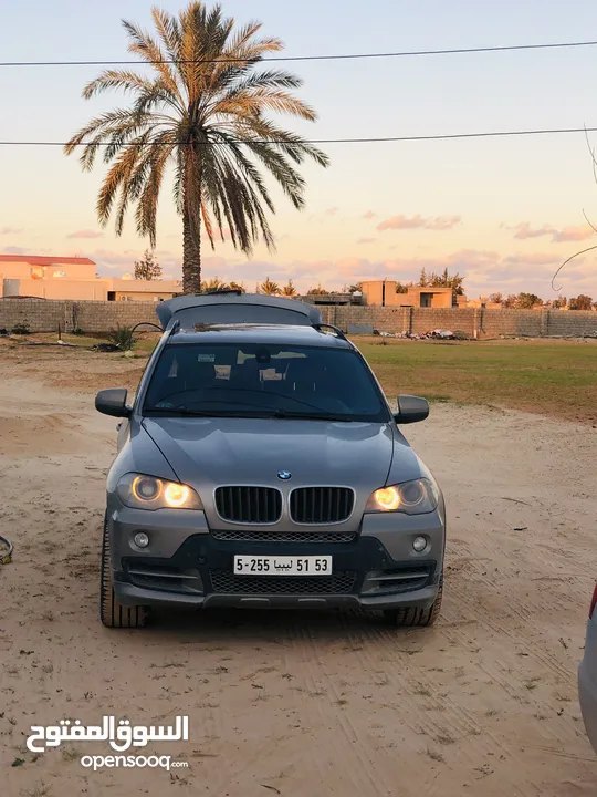 BMW X5 E70   V8 48i