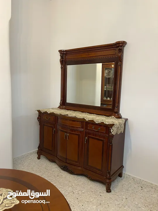 طاولة سفرة مع 6 كراسي
