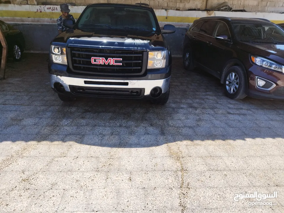 GMC SIERRA دفع رباعي