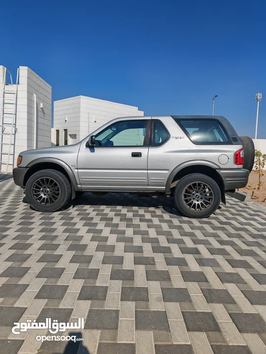 إيسوزو روديو سبورت (Isuzu rodeo sport)