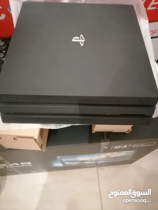 Playstation 4 pro  1000gbبحال الجديد