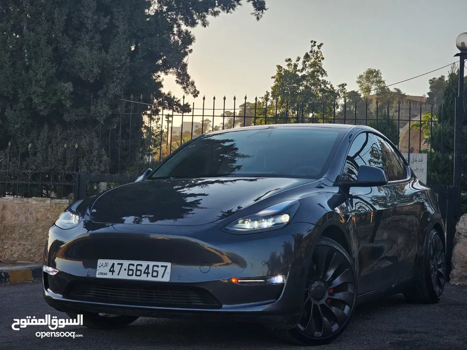 TESLA MODEL Y PERFORMANCE LONGRANGE DUALMOTOR 2022  تيسلا موديل واي بيرفورمانس مميزه جدا 2022