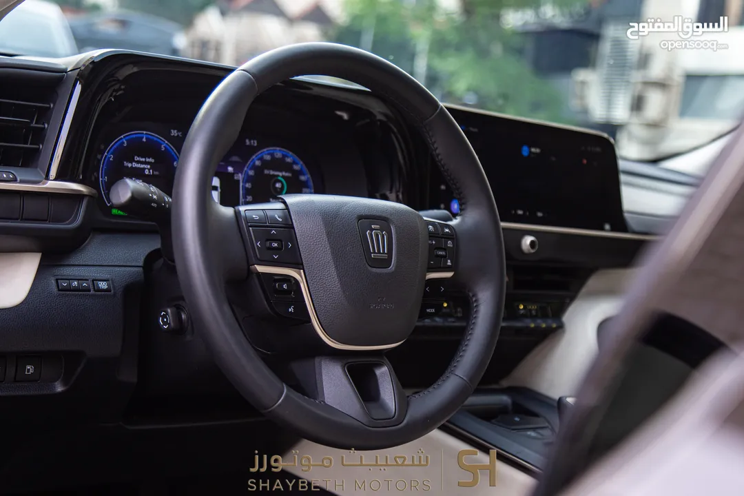 Toyota Crown hybrid 2023 premium