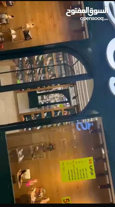 محل للبيع بالخلو  مساحة المحل 60 م + 60 م طابق تاني المحل عبارة عن بابين ديكور فخم جداً