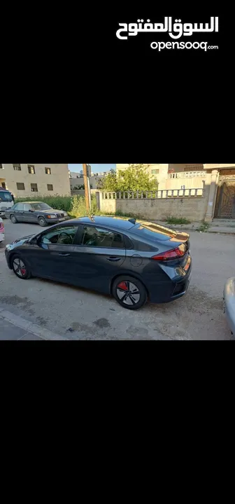 هونداي ايونك و تويوتا كامري للايجار الشهري