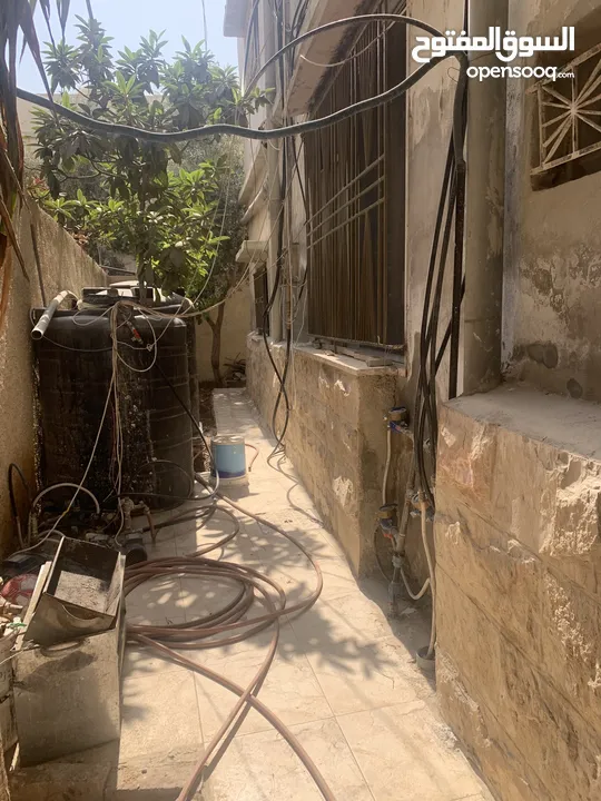 عمارة للبيع في وادي الحجر