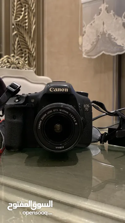 كاميرا Canon 7D مع كامل العده + Adapter للكمبيوتر مع عدسة 18-55lens السعر 280 قابل للتفاوض