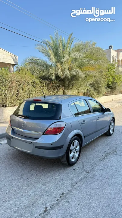 اوبل استرا